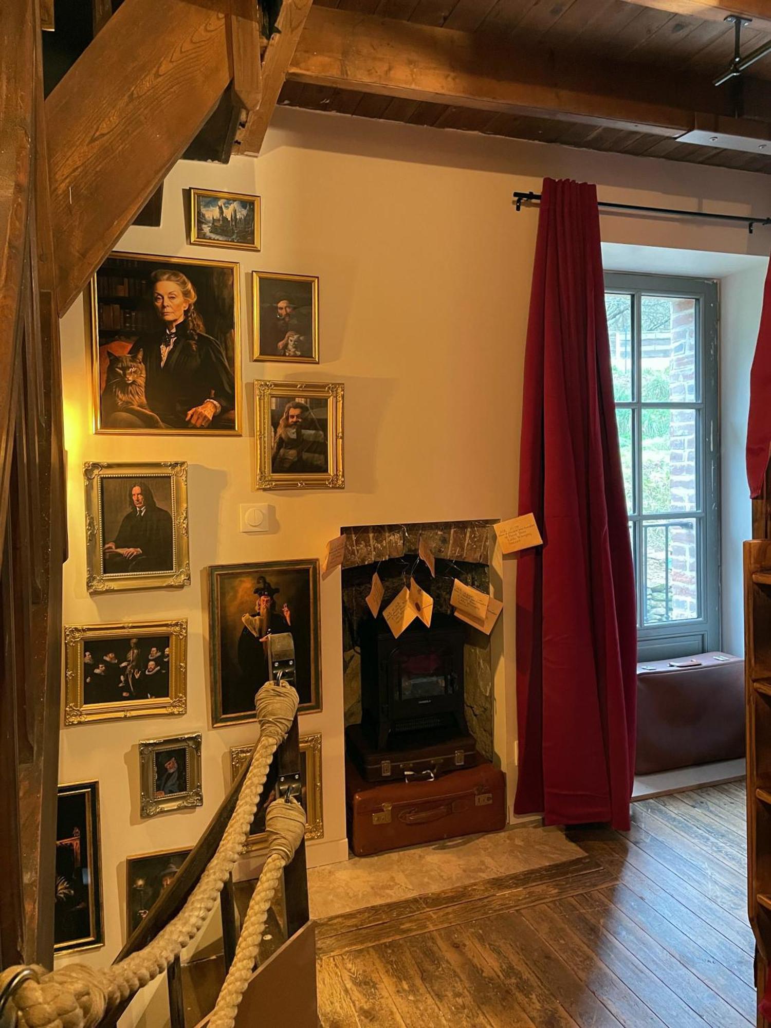 Impasse Des Mysteres - La Maison Des Sorciers Lehon/Dinan Esterno foto