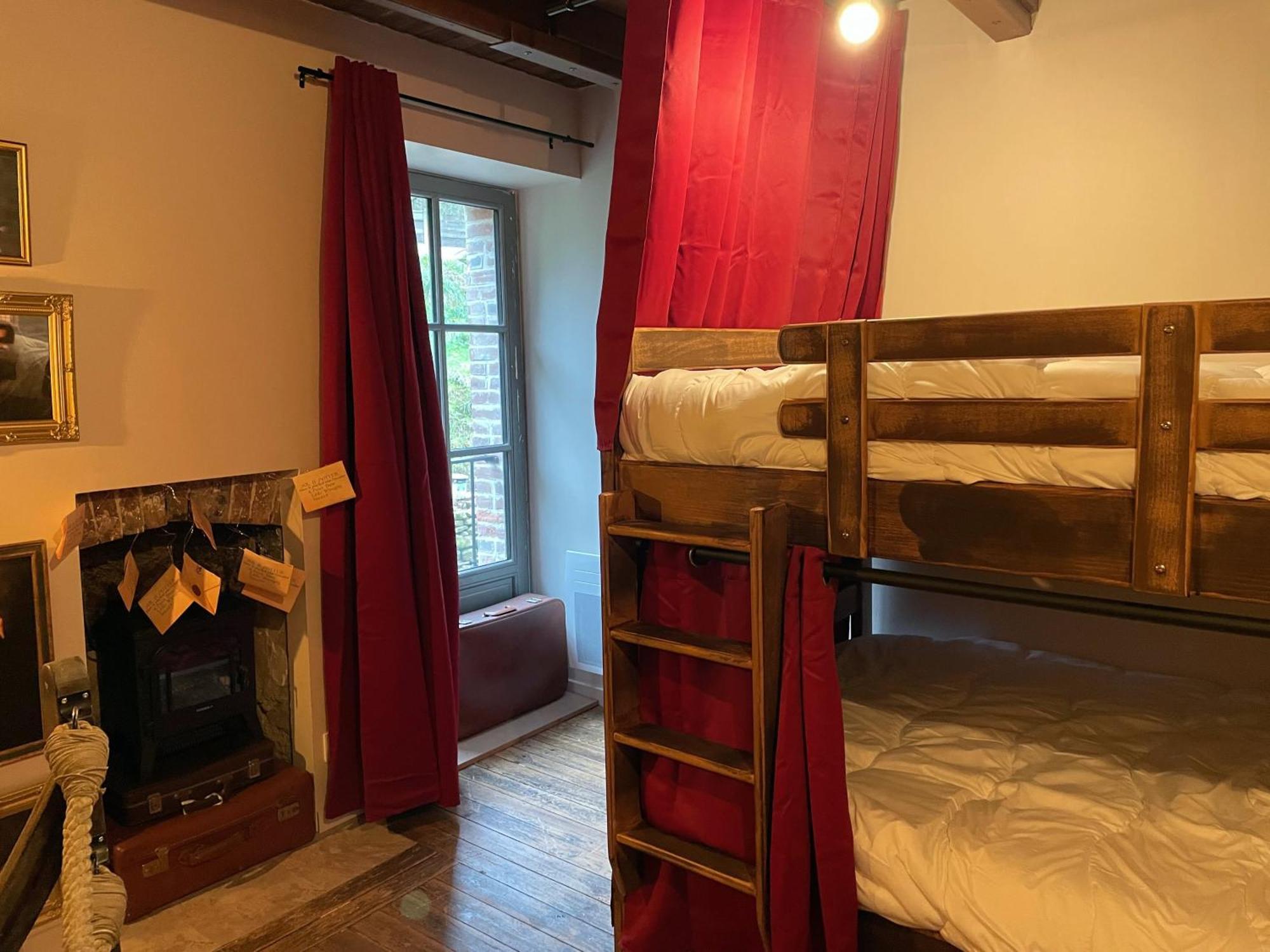 Impasse Des Mysteres - La Maison Des Sorciers Lehon/Dinan Esterno foto