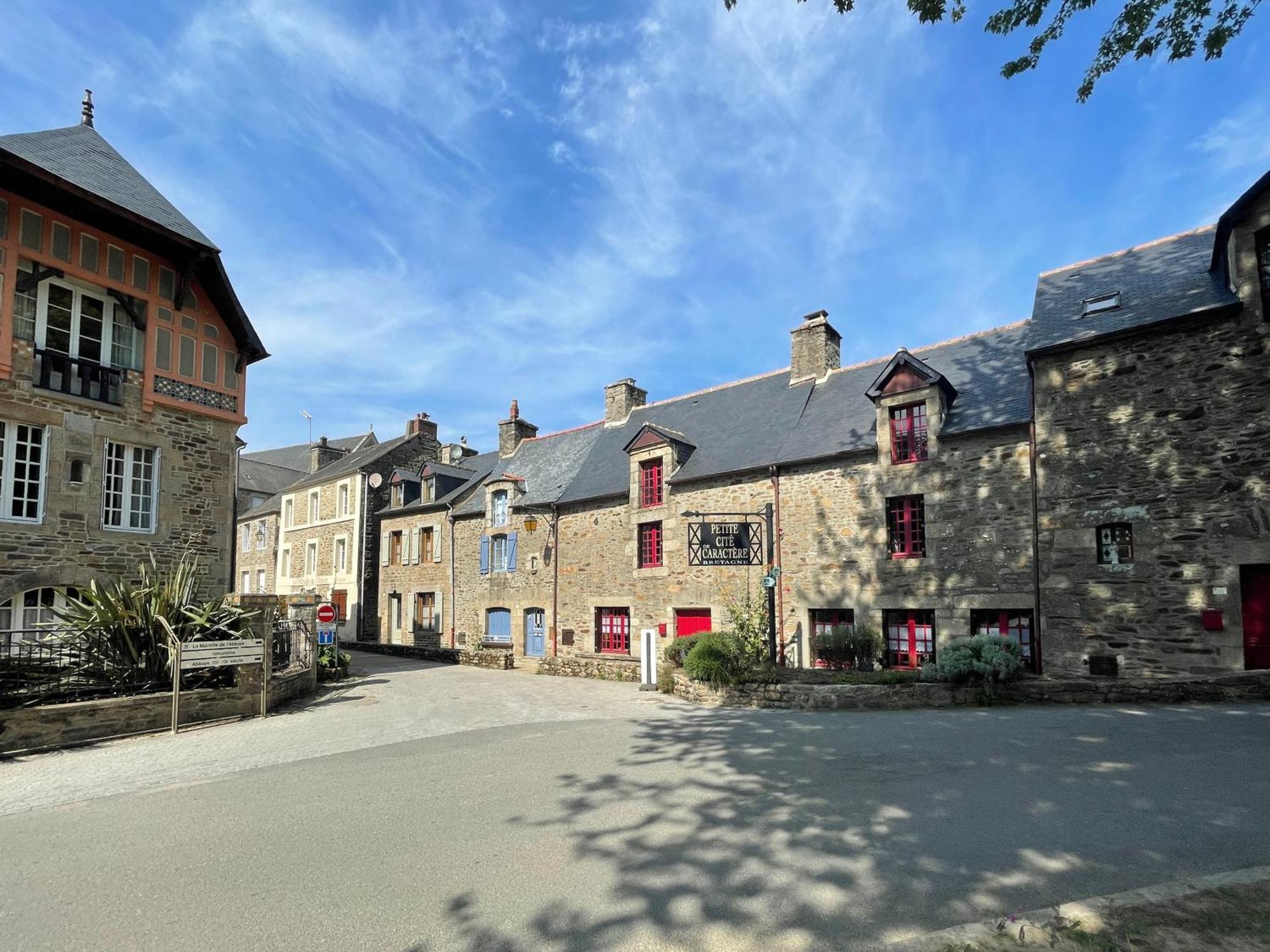 Impasse Des Mysteres - La Maison Des Sorciers Lehon/Dinan Esterno foto